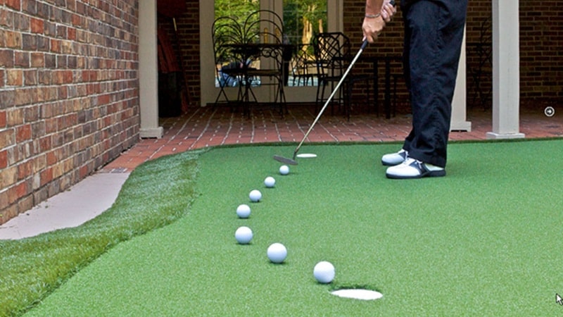 Thảm tập golf đóng vai trò cực quan trọng khi tập luyện tại nhà
