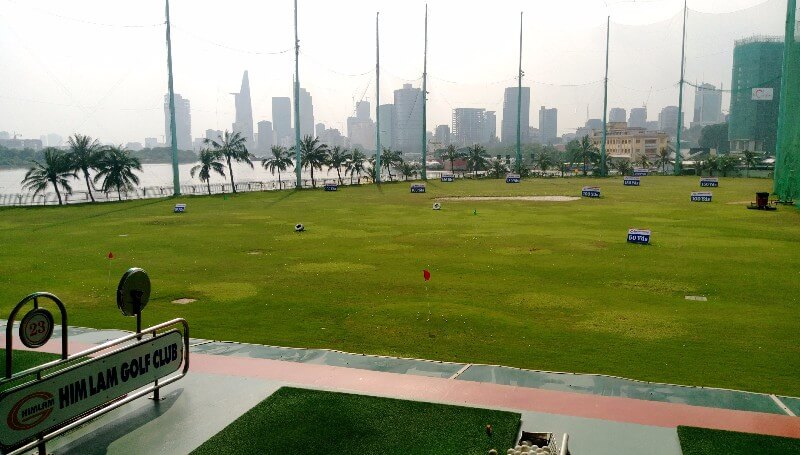 Sân golf Him Lam được xây dựng với diện tích khoảng 5 ha