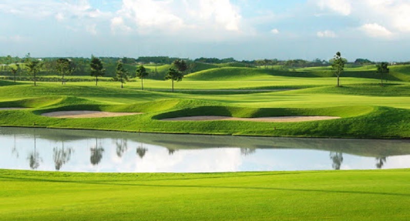 Sân golf Royal Island có tới 54 lỗ golf được xây dựng theo tiêu chuẩn quốc tế