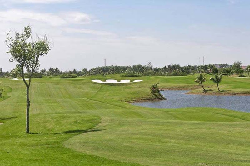 Royal Island Golf & Villa mang vẻ đẹp đặc trưng của một vùng sông nước an bình