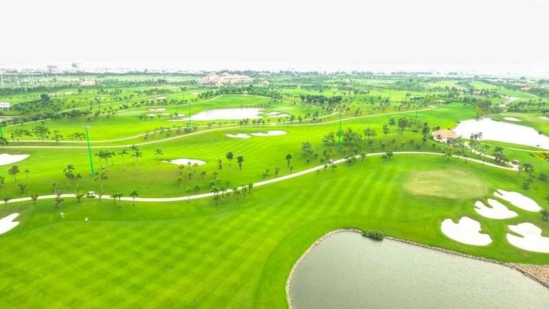 Sân golf Tân Sơn Nhất nằm ngày trong trung tâm thành phố sôi động