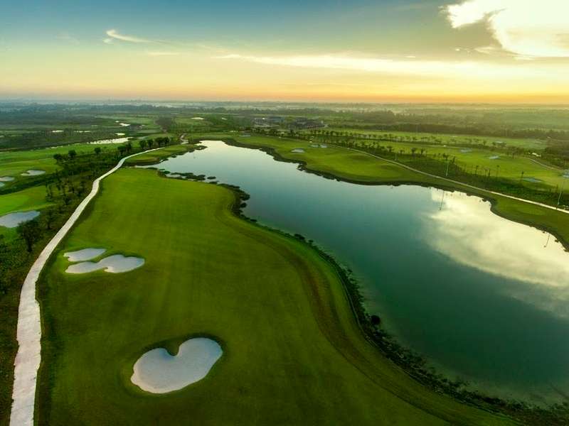 Sân golf West Lake nằm ở vị trí “vàng" tại địa phương