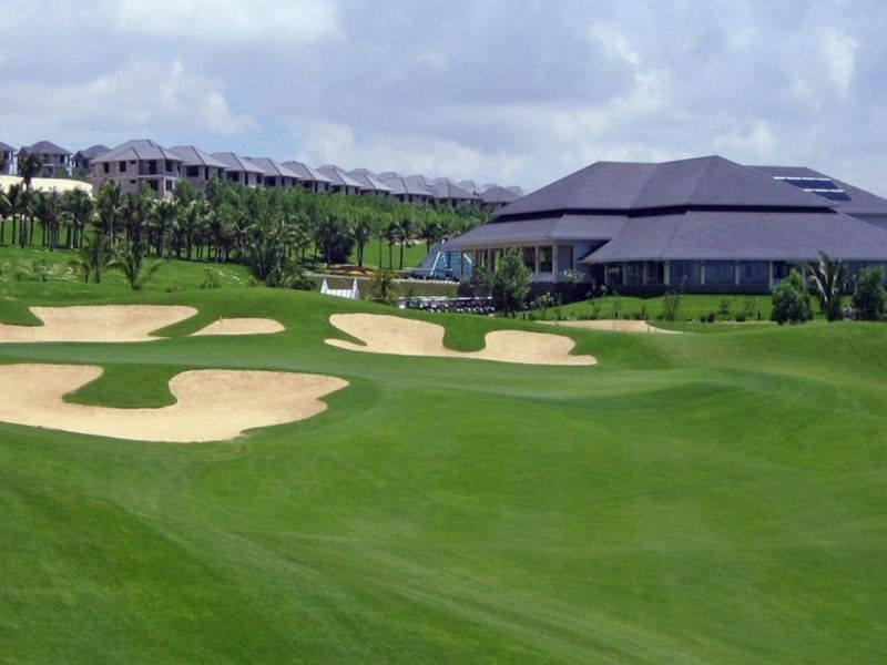 Sân golf Bình Thuận Sea Links được xây dựng và thiết kế theo tiêu chuẩn 18 lỗ