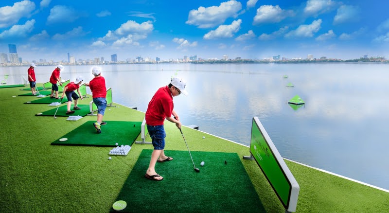 Học viện golf trên mặt Hồ Tây thơ mộng 
