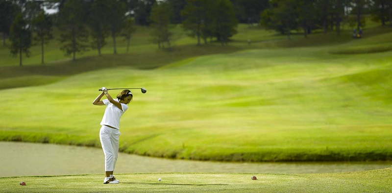 Sân golf thu hút đông đảo golfer đến tham gia trải nghiệm