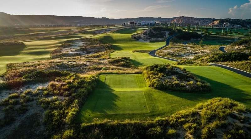 Sân KN Golf Links Paradise được golfer nổi tiếng thế giới Greg Norman thiết kế