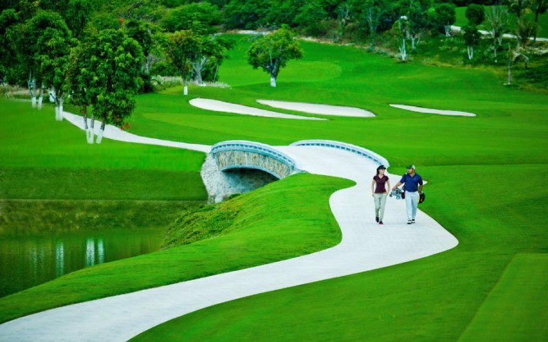 Khi tới sân Vinpearl Golf, du khách sẽ được tận hưởng những dịch vụ - tiện ích hàng đầu Việt Nam