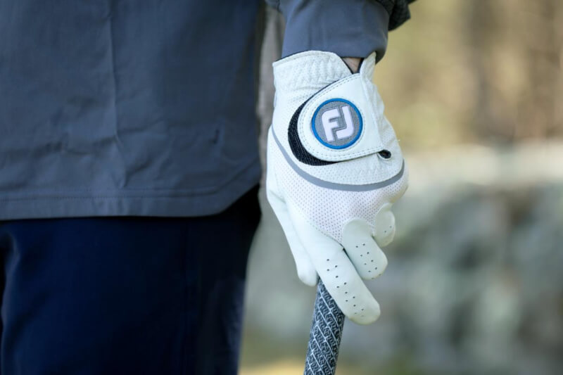 Găng tay golf là một trong những sản phẩm bán chạy nhất của thương hiệu FJ