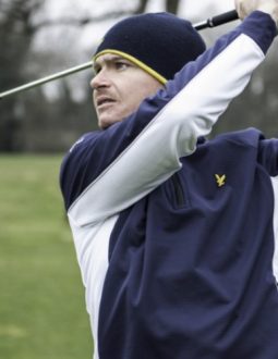 Mũ golf mùa đông là một món phụ kiện thời trang golf có công dụng giữ ấm trong mùa đông
