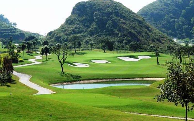 Sân golf Phú Thọ Ao Châu có cảnh quan tự nhiên đẹp mắt
