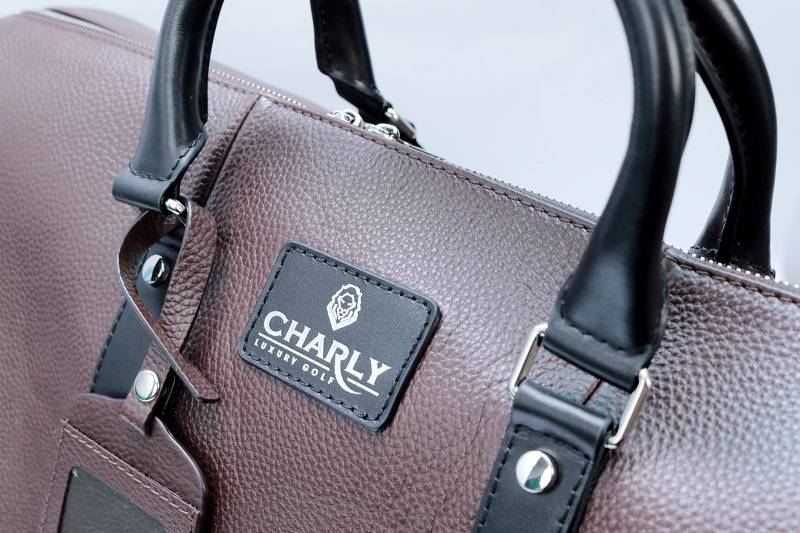 Túi golf xách tay của Charly được nhiều golf thủ lựa chọn