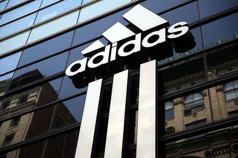 Thương hiệu Adidas là một trong những thương hiệu thời trang thể thao hàng đầu