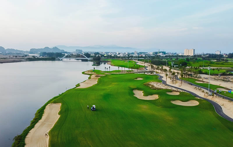 Sân golf BRG Đà Nẵng với cảnh quan tự nhiên ấn tượng