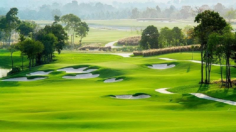 Sân golf có thiết kế ấn tượng với không gian thiên nhiên hài hòa