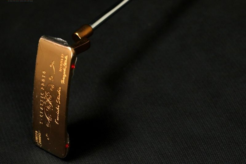 Gậy golf Putter Kenichi 5 sao Platinum Limited Edition 2022 có khắc tên