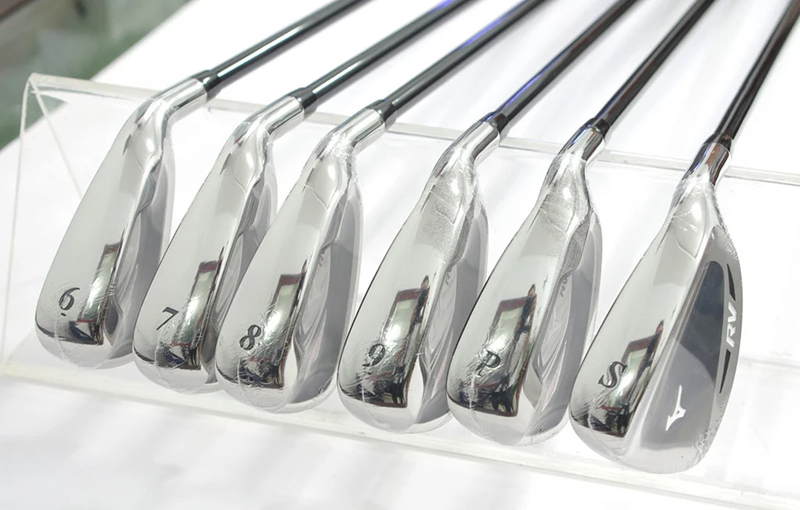 Từng đường nét của mặt gậy golf được thiết kế chi tiết và chính xác