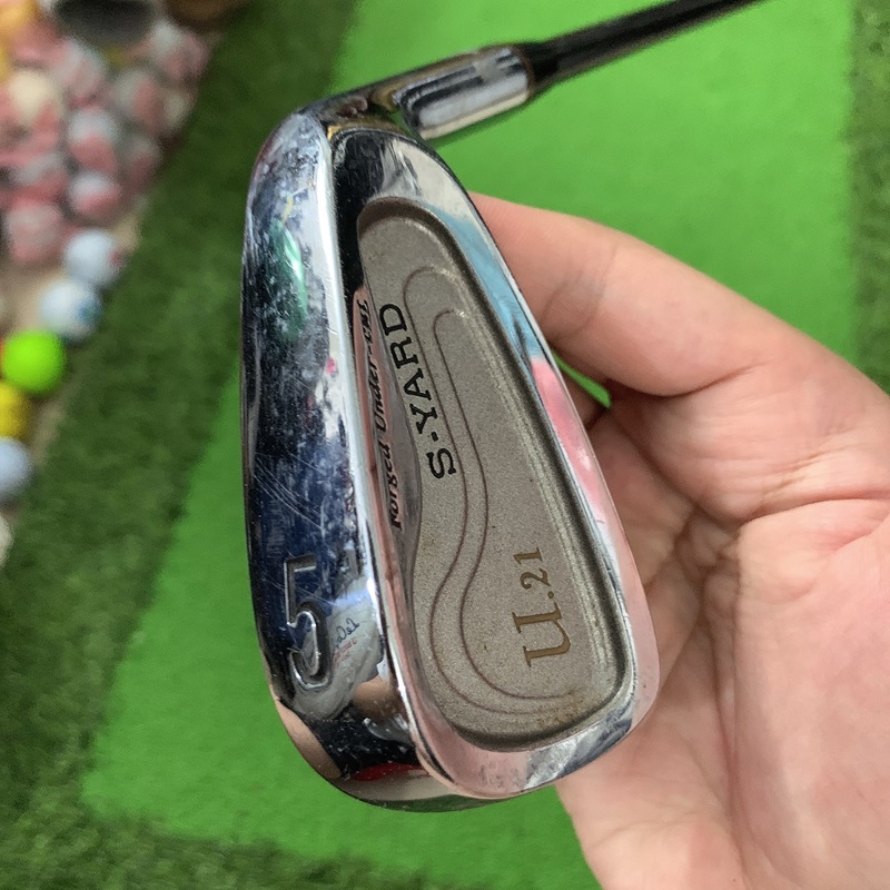 Gậy golf XT có thiết kế độc đáo, được làm từ chất liệu Composite cao cấp