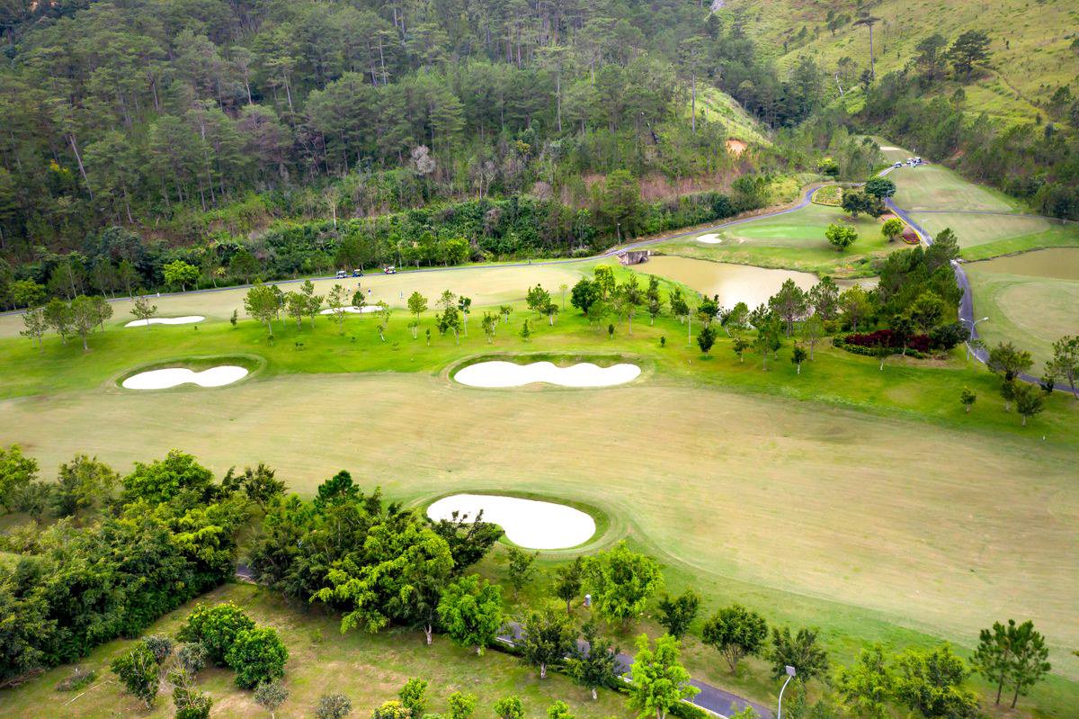 Sân golf Hà Nội: vị trí, thiết kế và kinh nghiệm ra sân