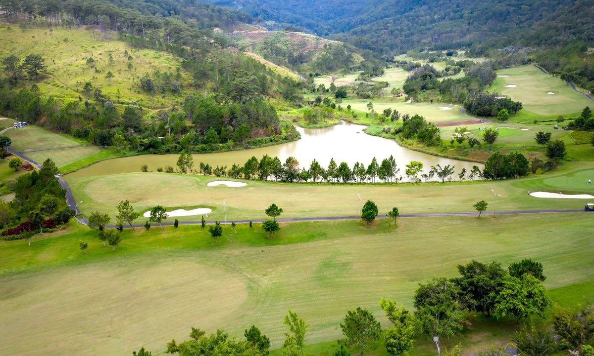 Sân golf Hòa Bình: Hilltop Valley và Phoenix Golf